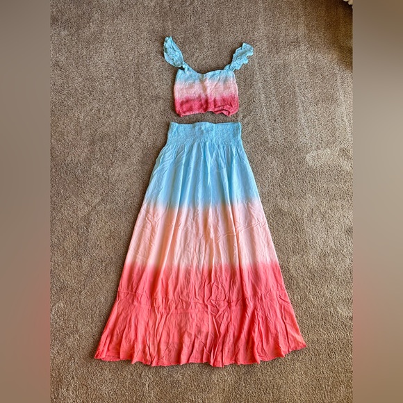 Tiare Hawaii Mommy and Me Matching Dresses in Gradasi Soft Rainbow - Picture 5 of 17